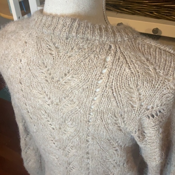 American Eagle‎ Tan Cropped Fit Sweater Size Medium - Picture 6 of 8